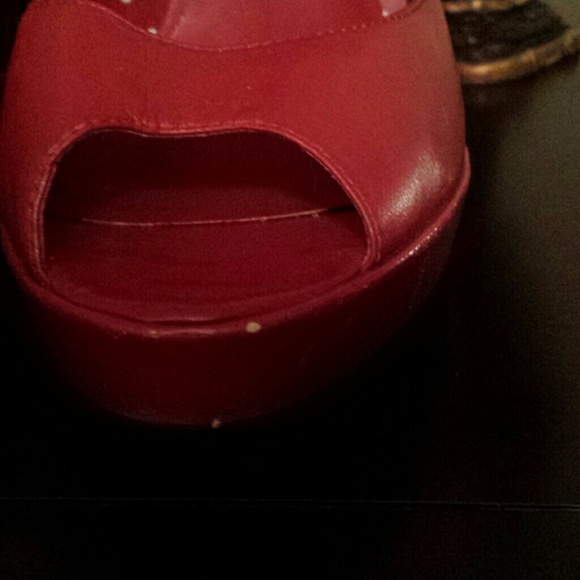 Red stilletos - Picture 5 of 8